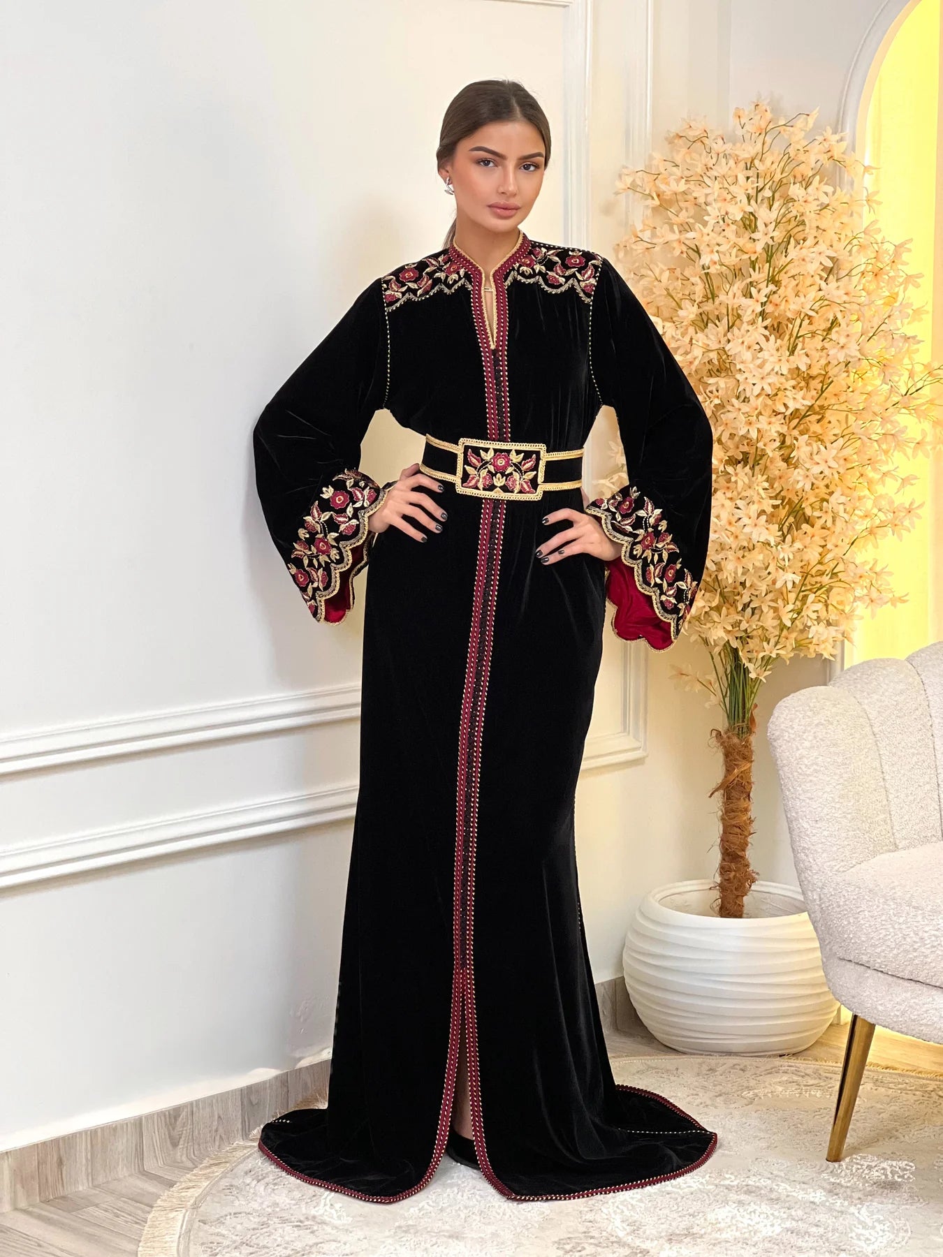 قفطان لمياء أسود – قفطان مغربي مصنوع يدويًا – صورة المنتج 2