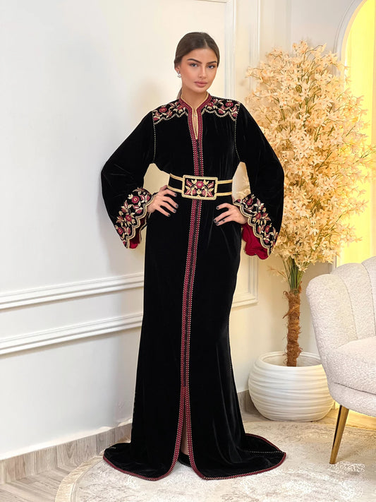 قفطان لمياء أسود – قفطان مغربي مصنوع يدويًا – صورة المنتج 2