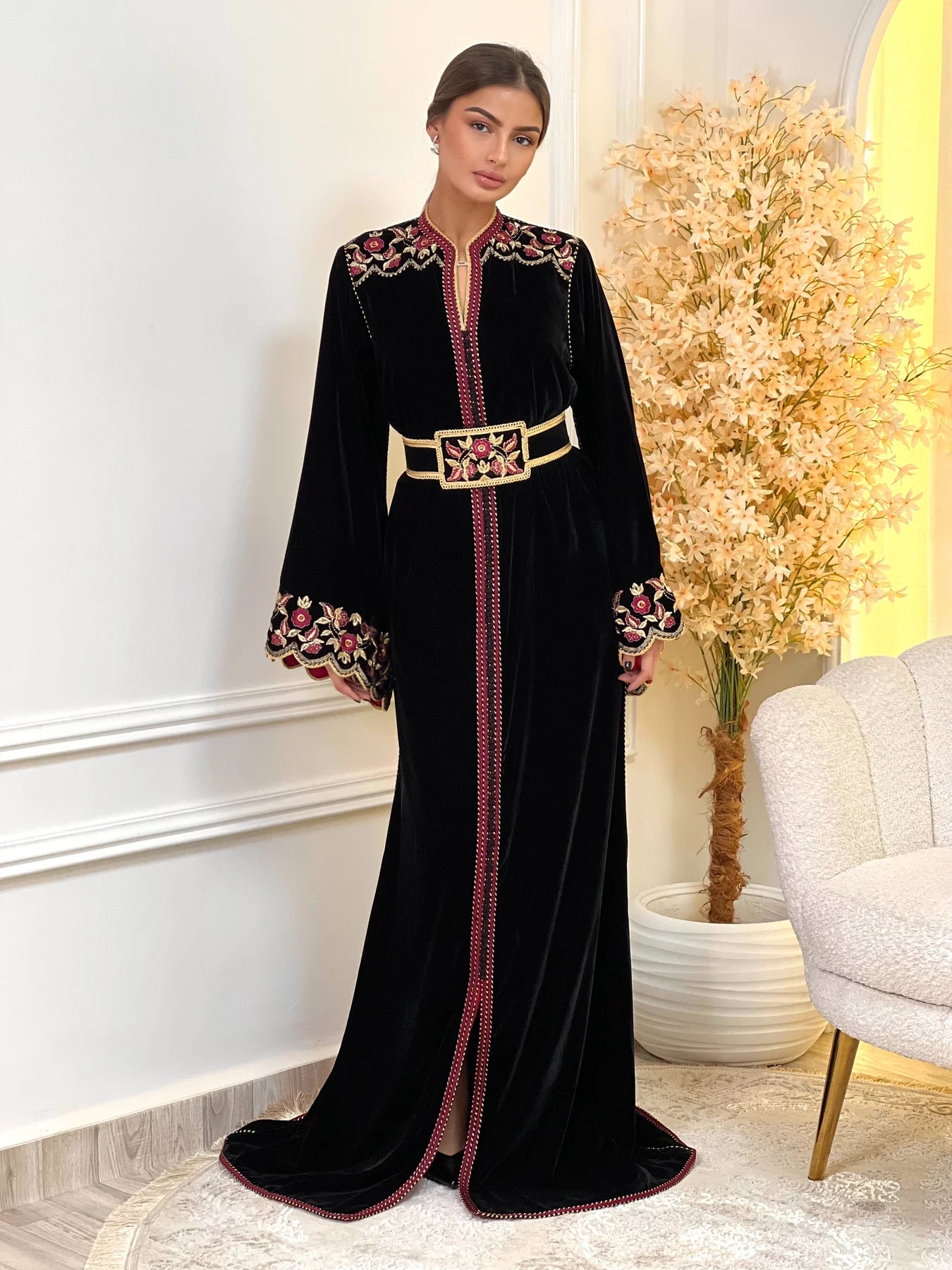 قفطان لمياء أسود – قفطان مغربي مصنوع يدويًا – صورة المنتج 3