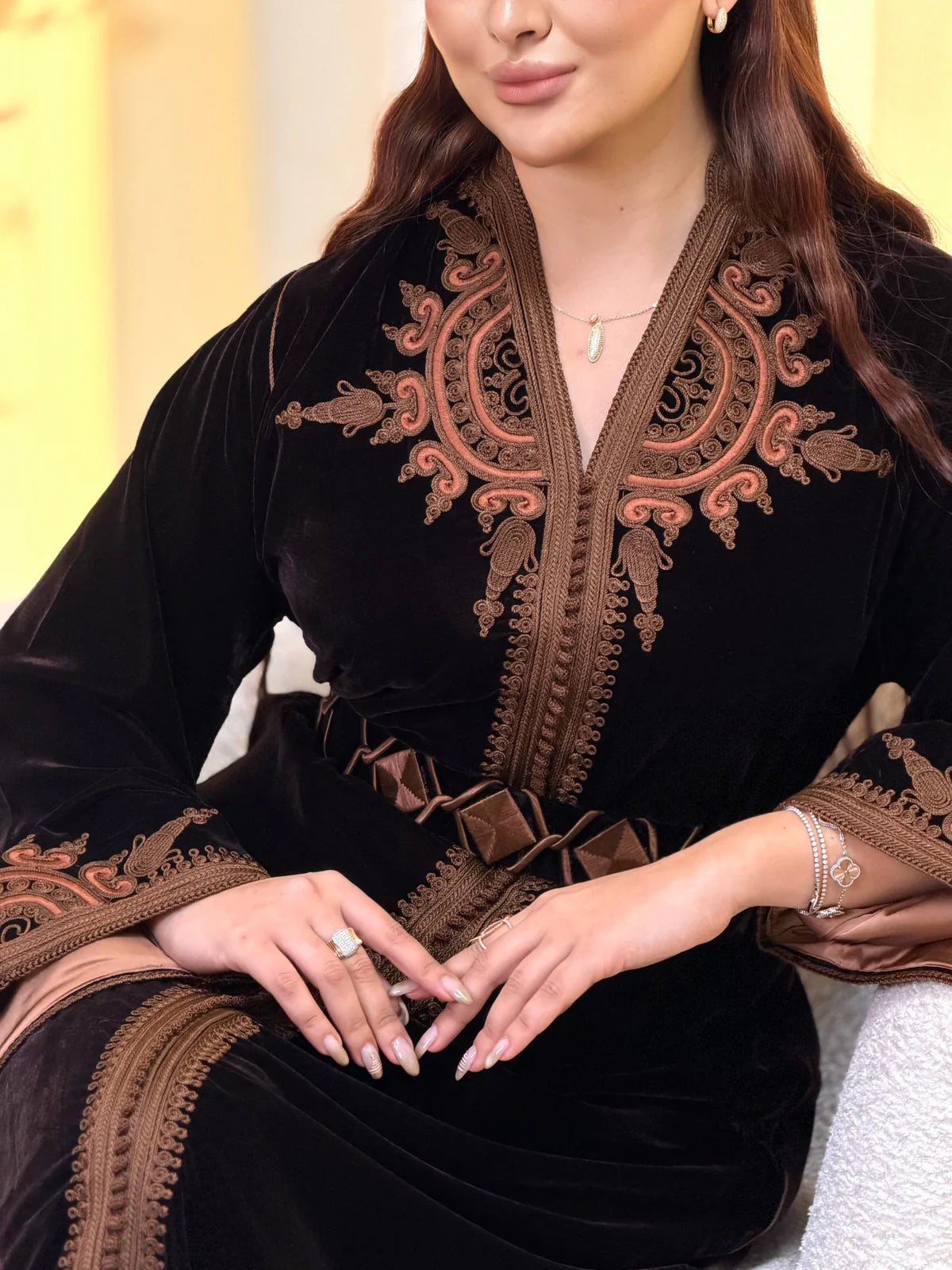 قفطان آيلا أسود – قفطان مغربي مصنوع يدويًا – صورة المنتج 9