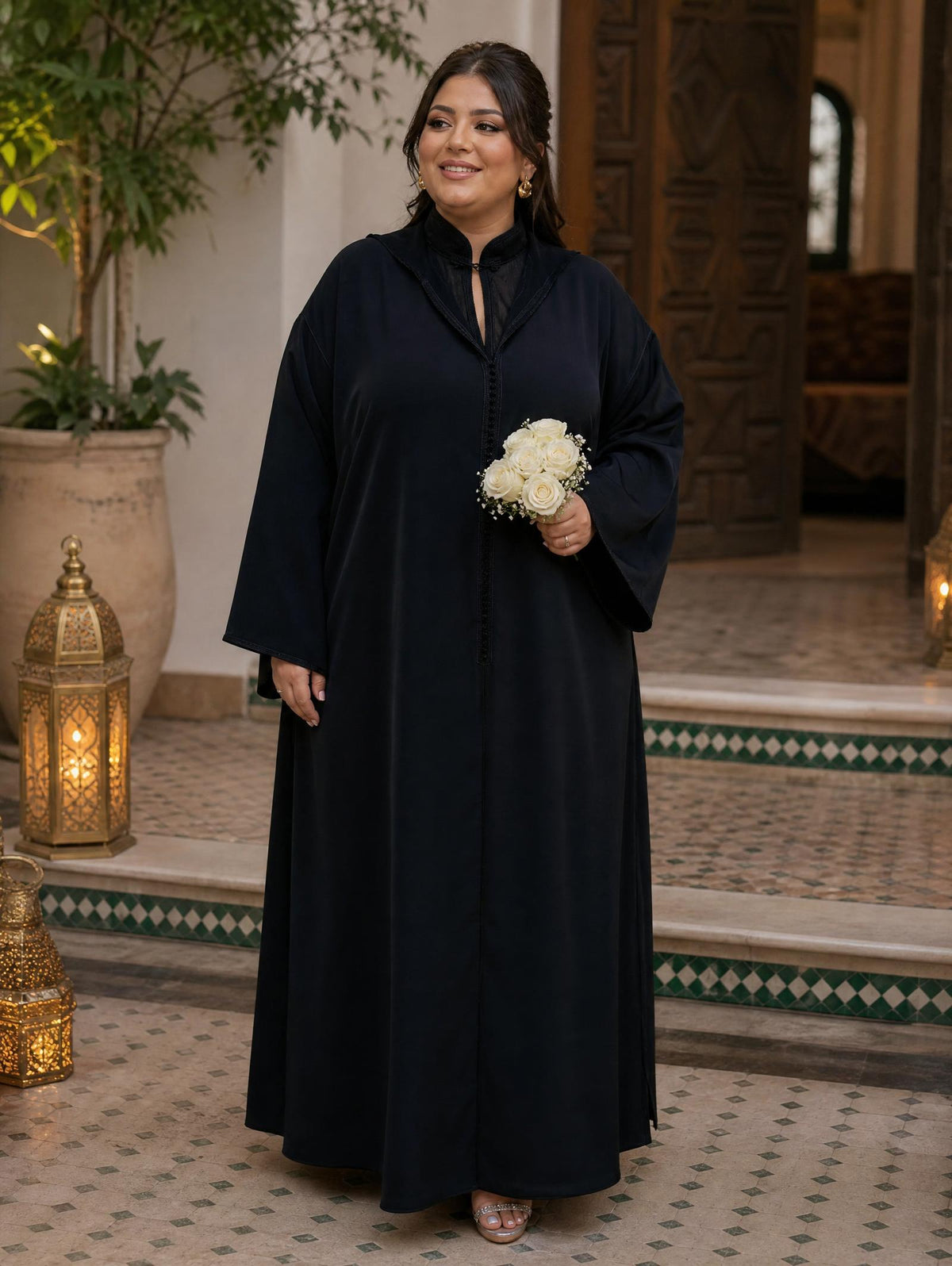 Wijdane Black Djellaba – Casual Moroccan Tunic for Everyday Comfort — plus-size model