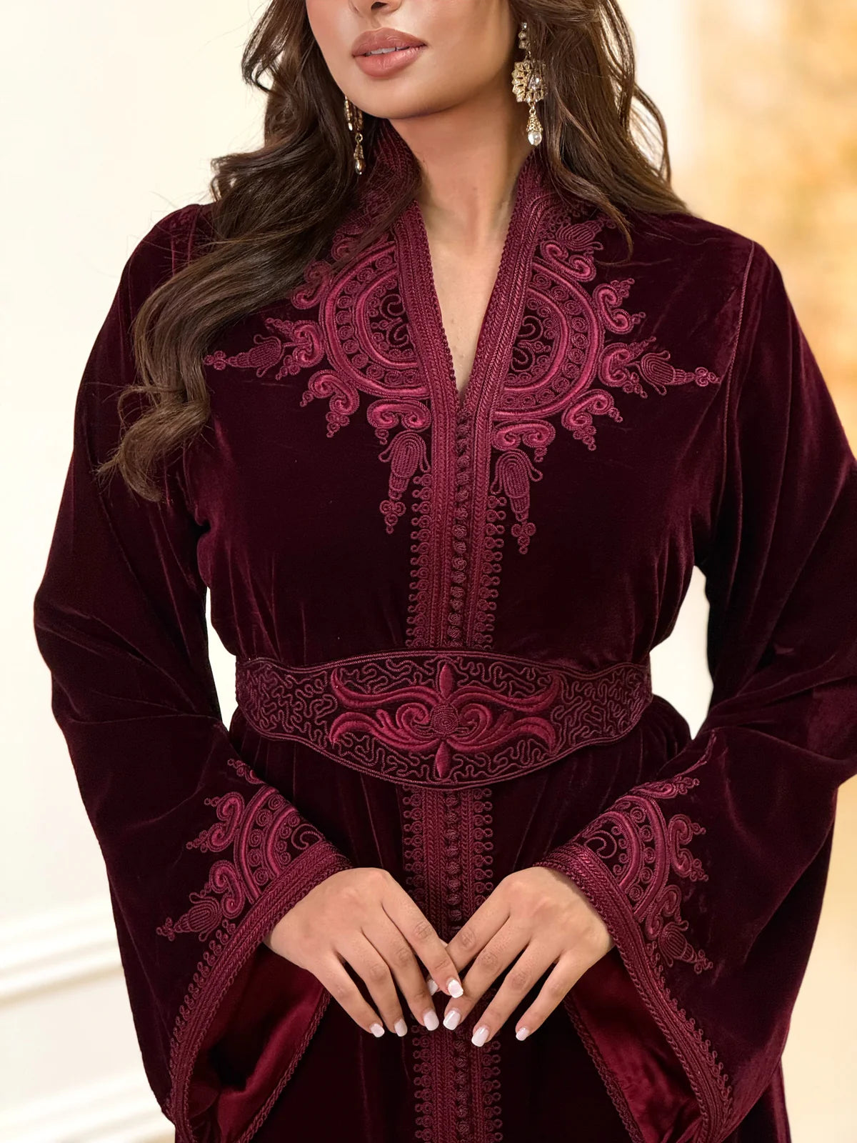 قفطان إنصاف عنابي – قفطان مغربي مصنوع يدويًا – صورة المنتج 10