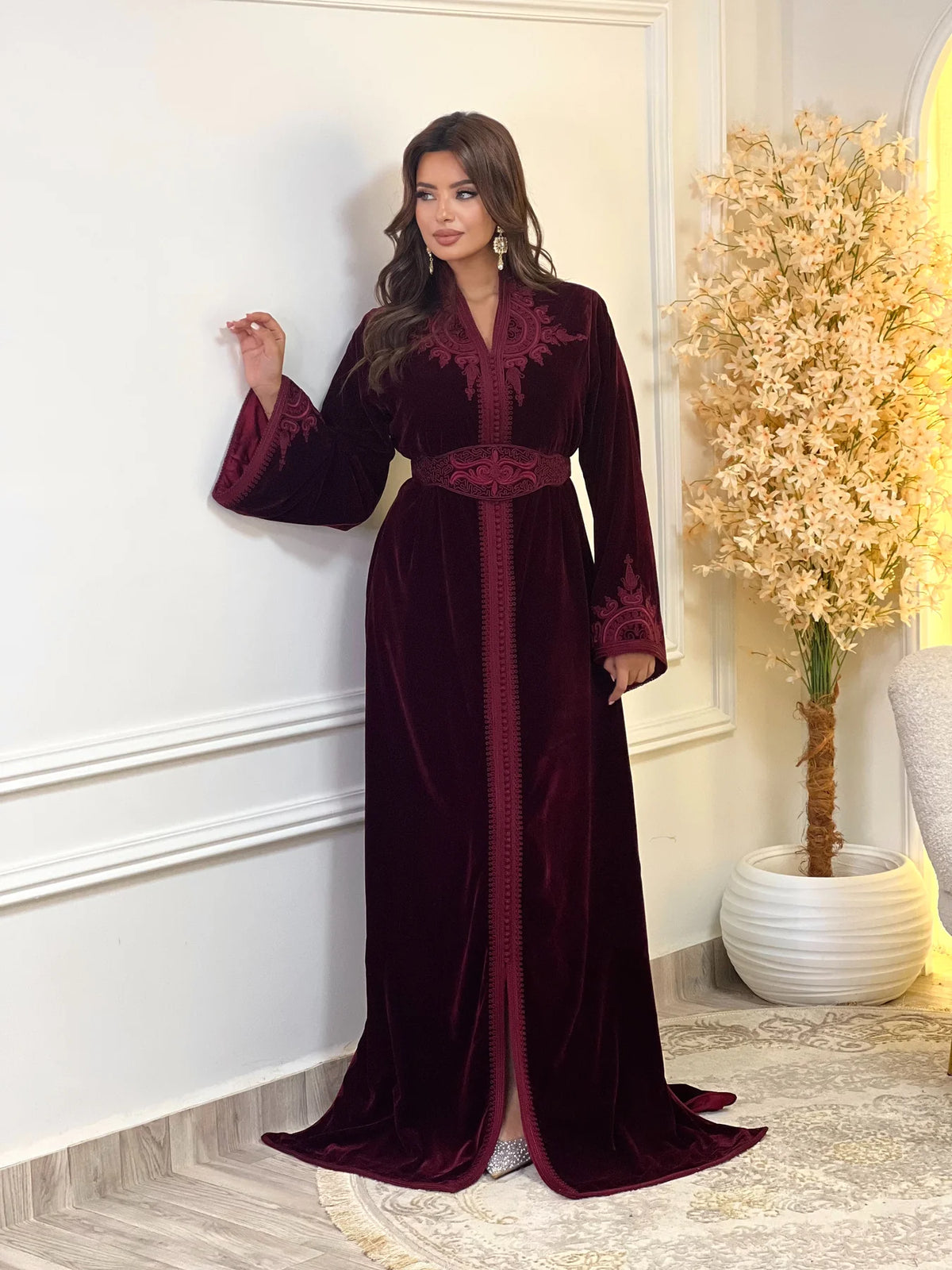قفطان إنصاف عنابي – قفطان مغربي مصنوع يدويًا – صورة المنتج 4