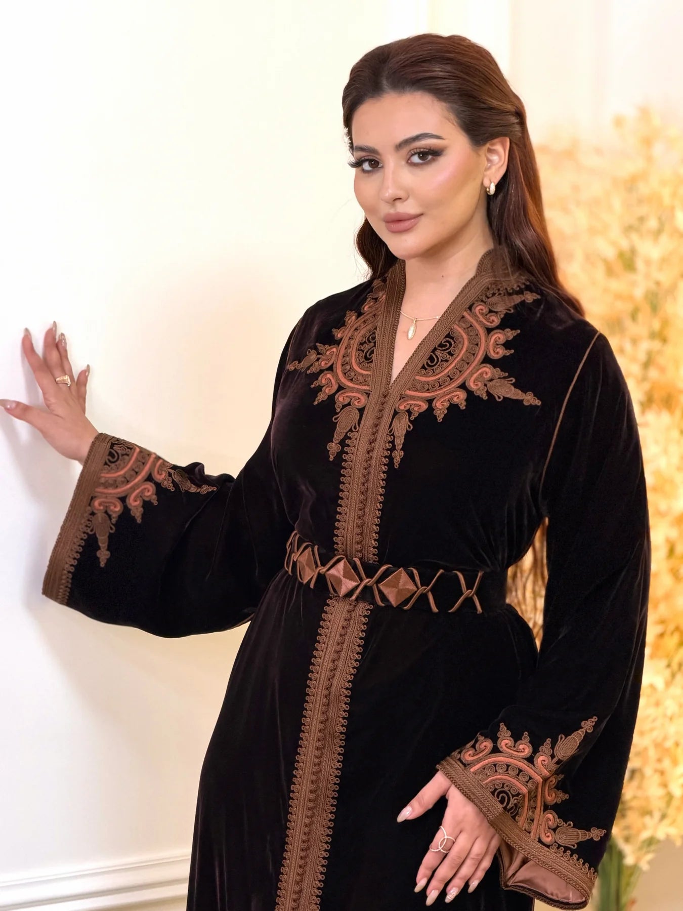 قفطان آيلا أسود – قفطان مغربي مصنوع يدويًا – صورة المنتج 6