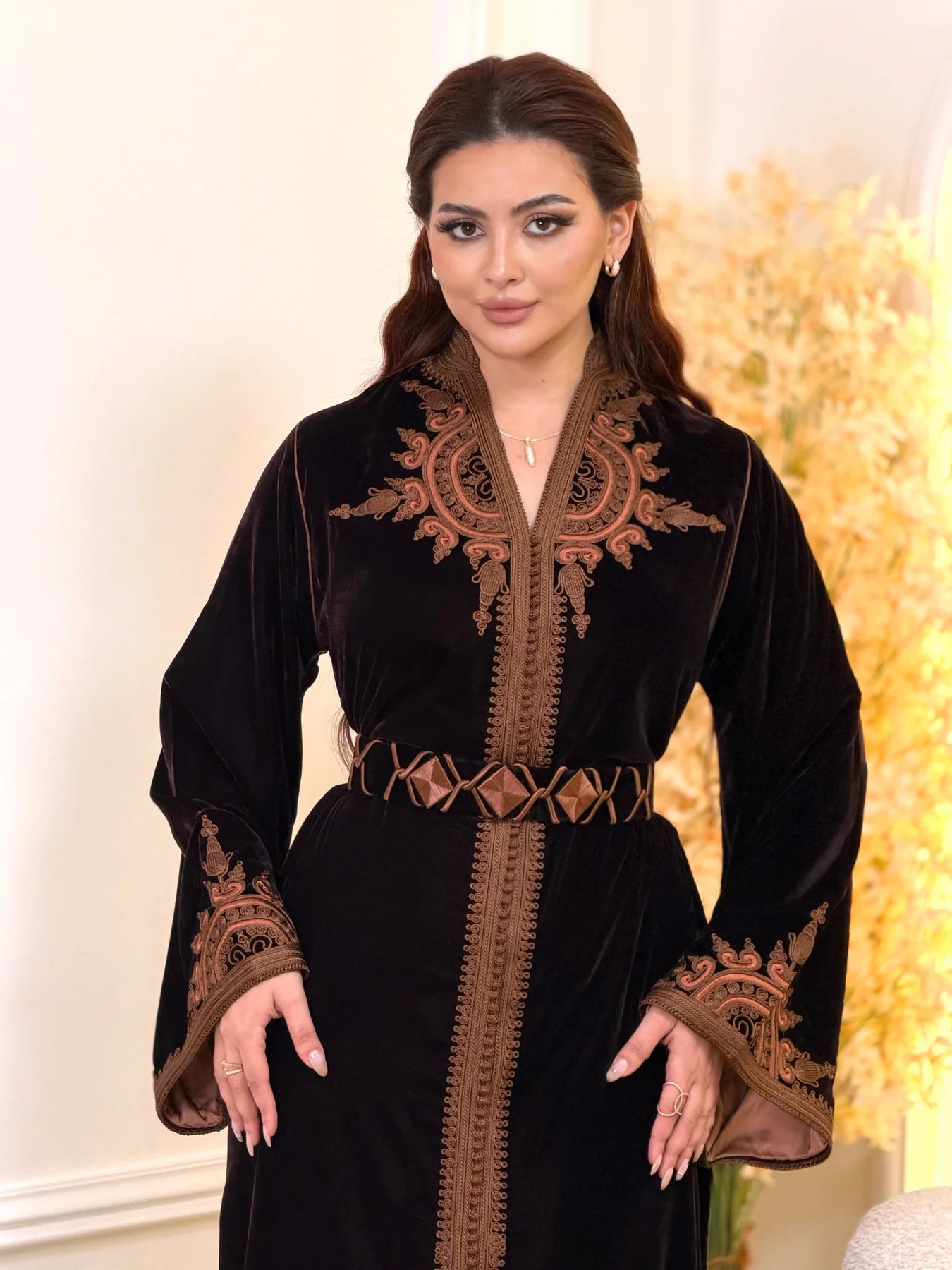 قفطان آيلا أسود – قفطان مغربي مصنوع يدويًا – صورة المنتج 5